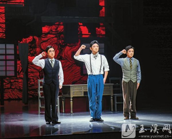 云谷策略 大型原创现代花灯戏《聂耳》成功首演